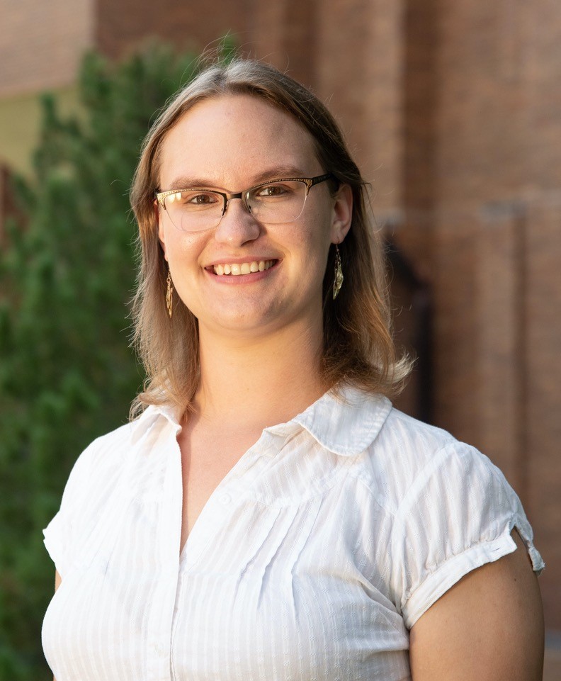 /ARSUserFiles/50821000/Corn and Soybean Virus Lab/Jenny Photo for Website.jpeg